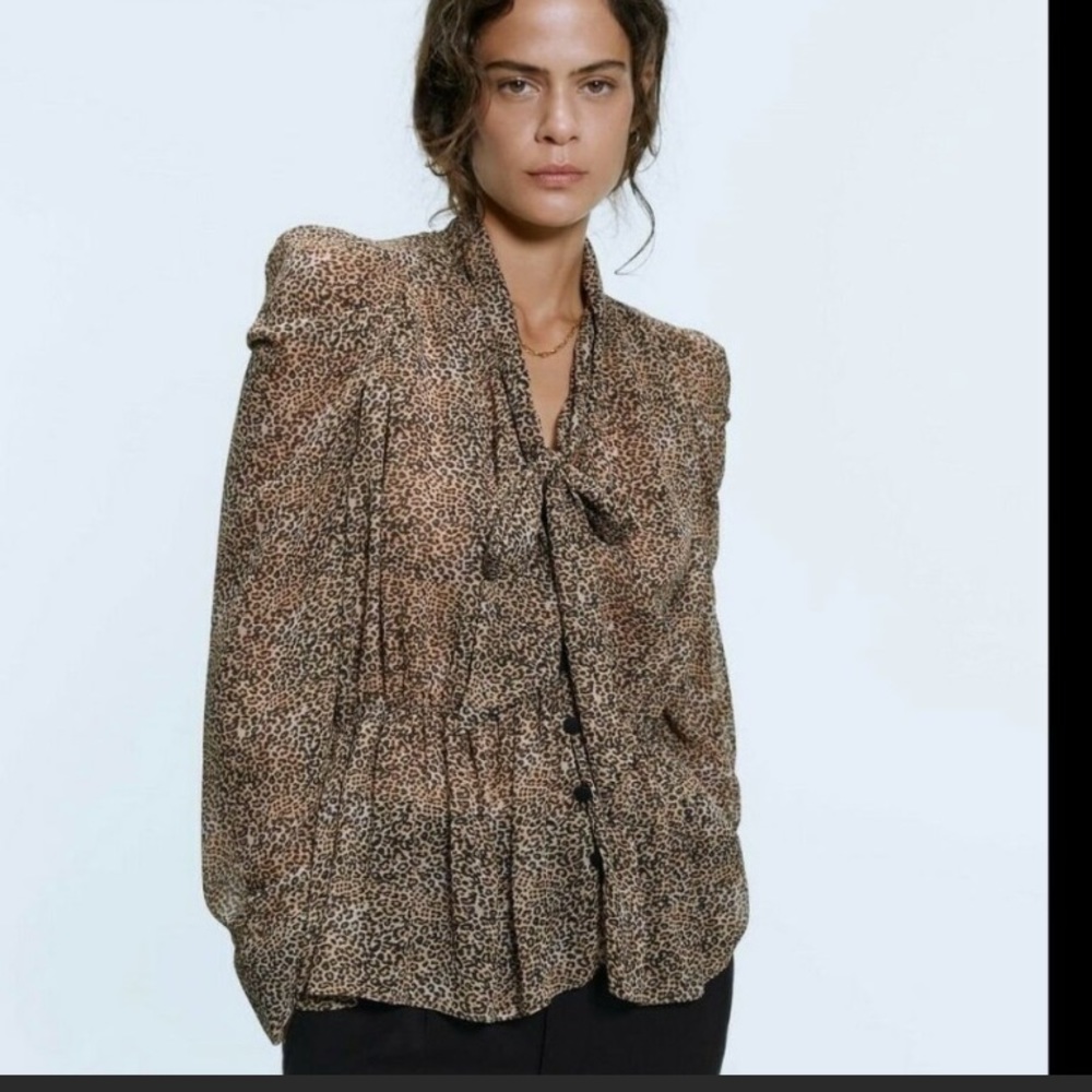 NWT ZARA animal 🐆 print Blouse